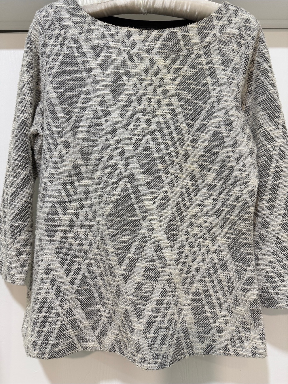 Ann Taylor Gray and Cream Geometric Knit Scoop-Neck Sweater